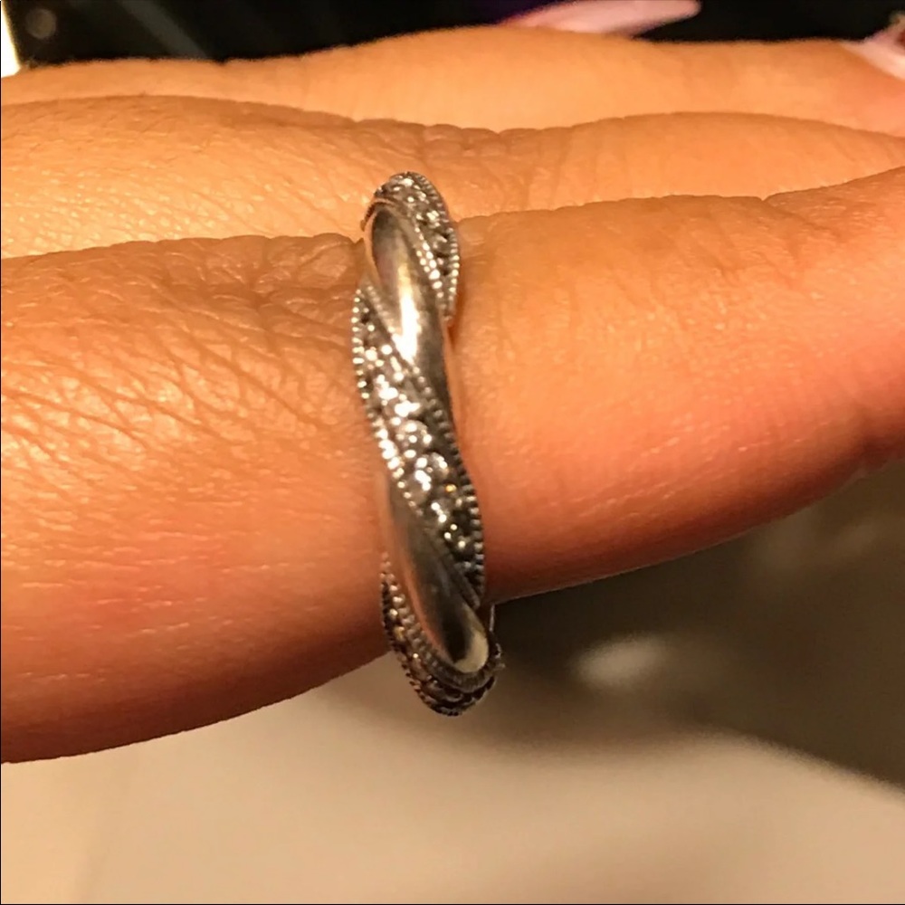 Pandora Ring twist ring